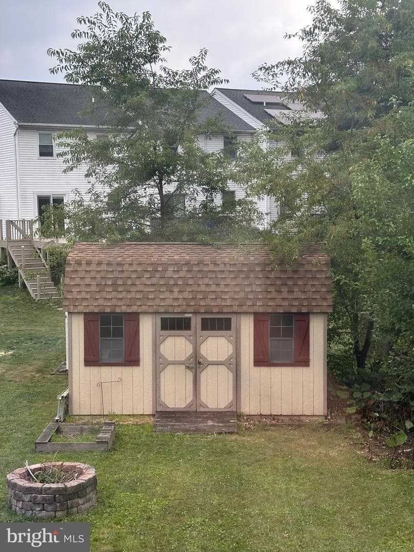 168 Foxchase Drive photo 2