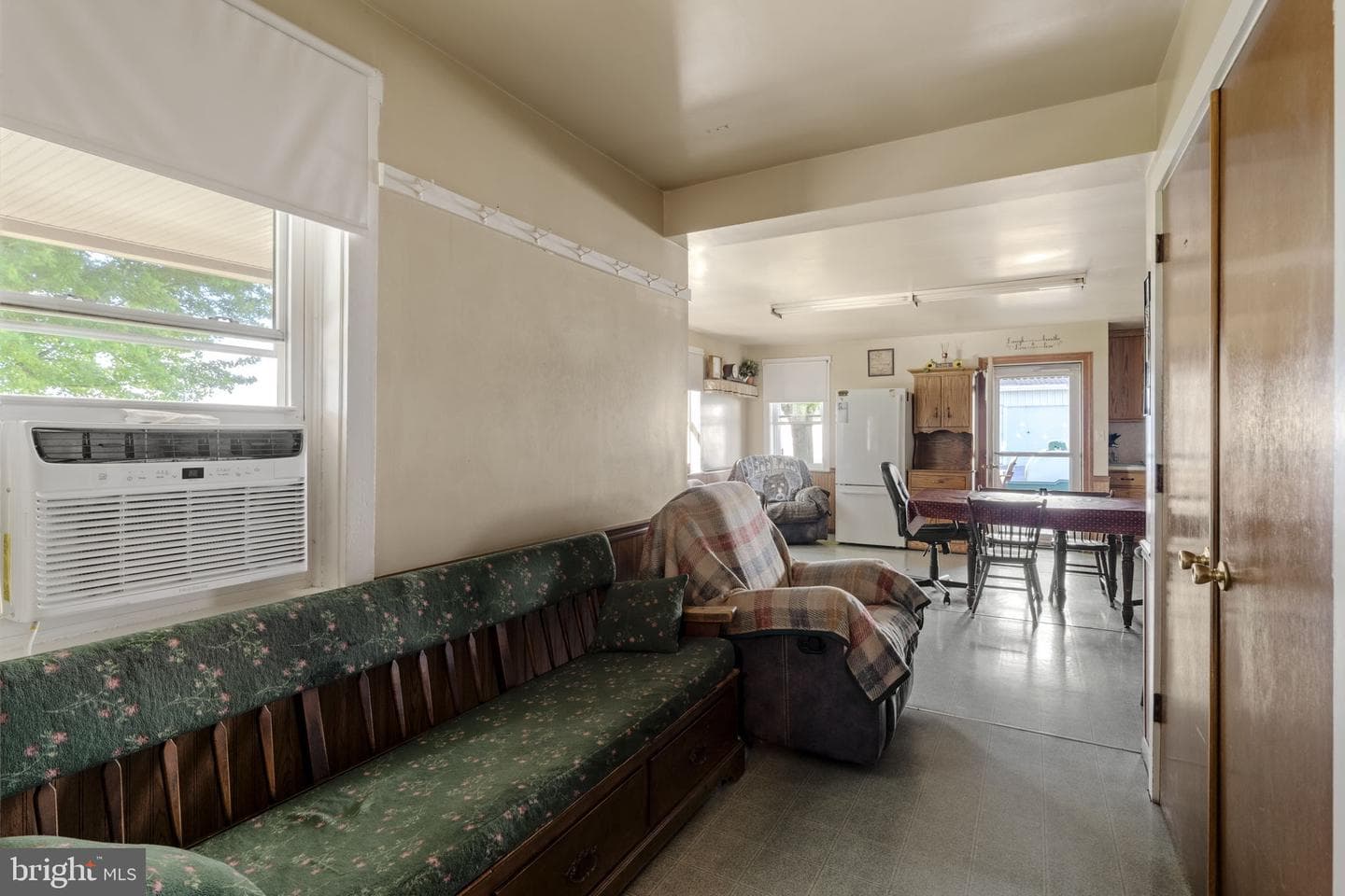 680 N Railroad Avenue photo 36
