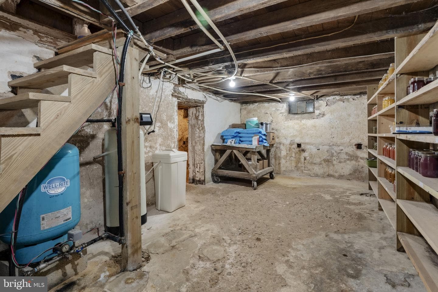 680 N Railroad Avenue photo 59