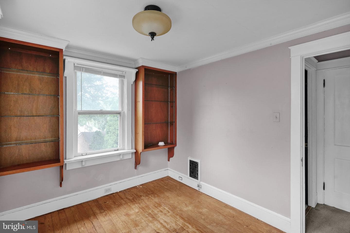 1194 Elm Avenue photo 18