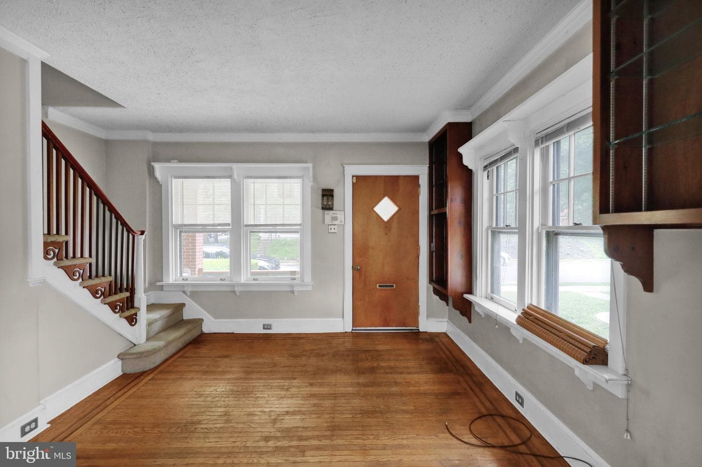 1194 Elm Avenue photo 9