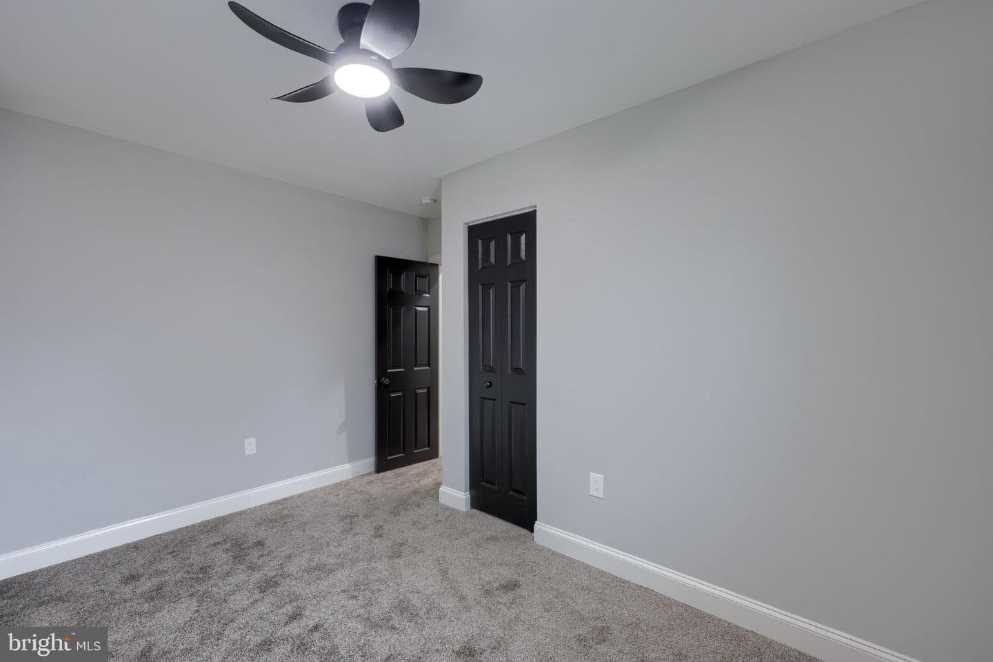662 Walnut Street photo 18