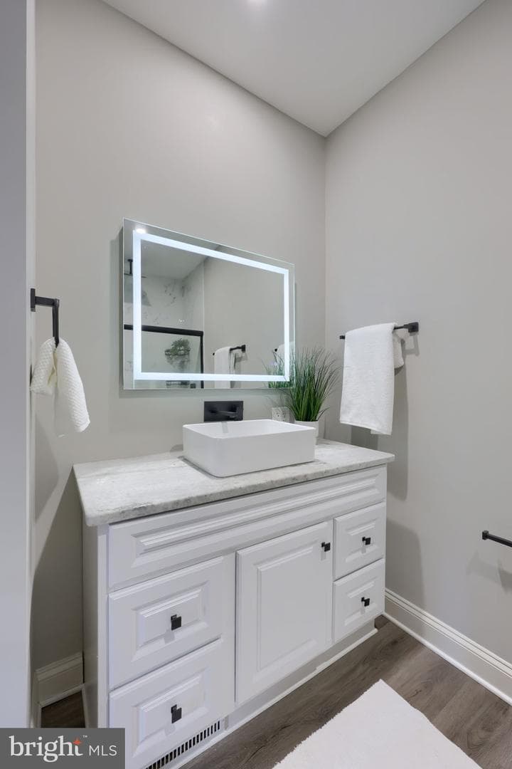 662 Walnut Street photo 27