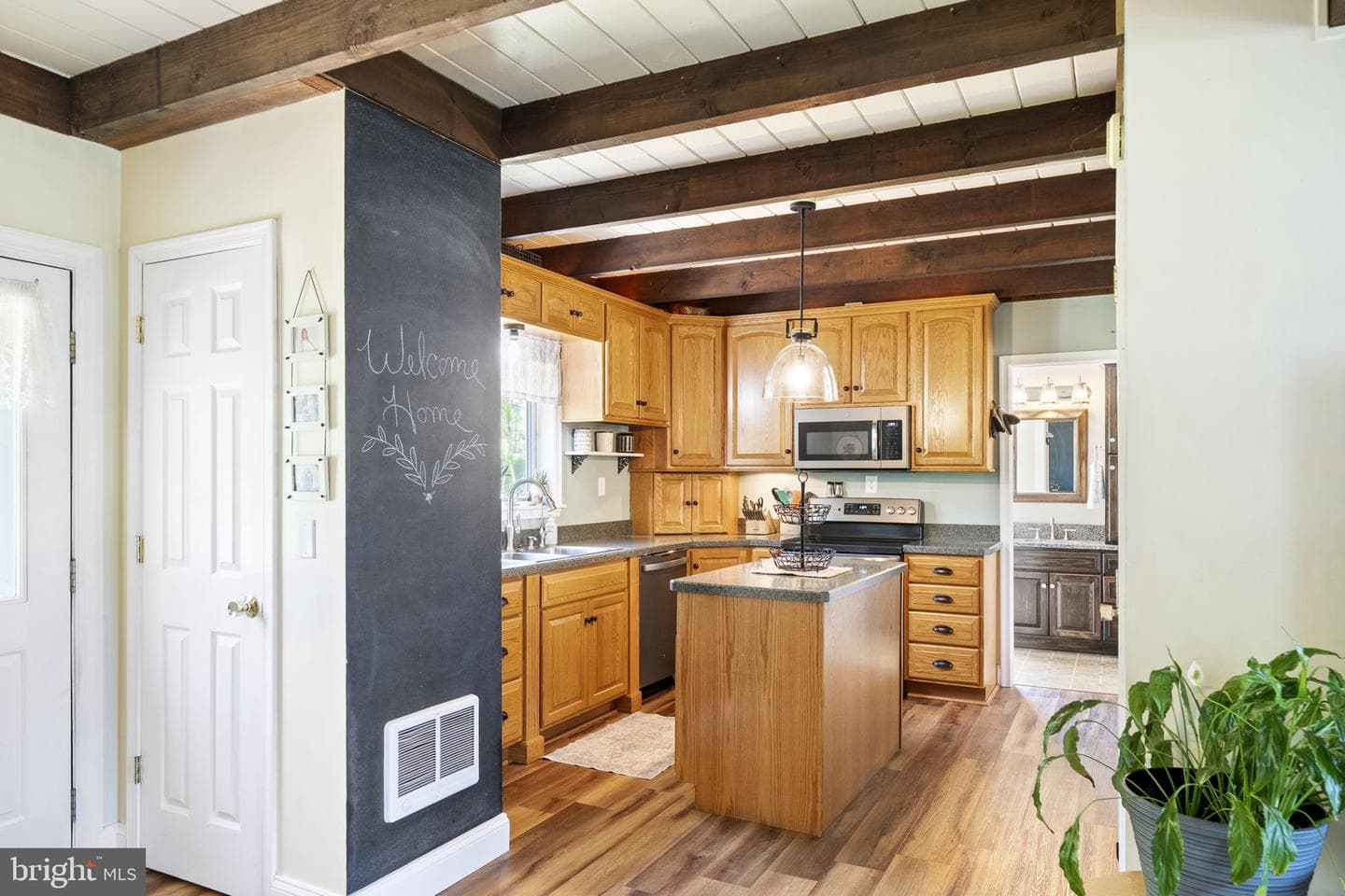 50 Saddler Drive photo 12