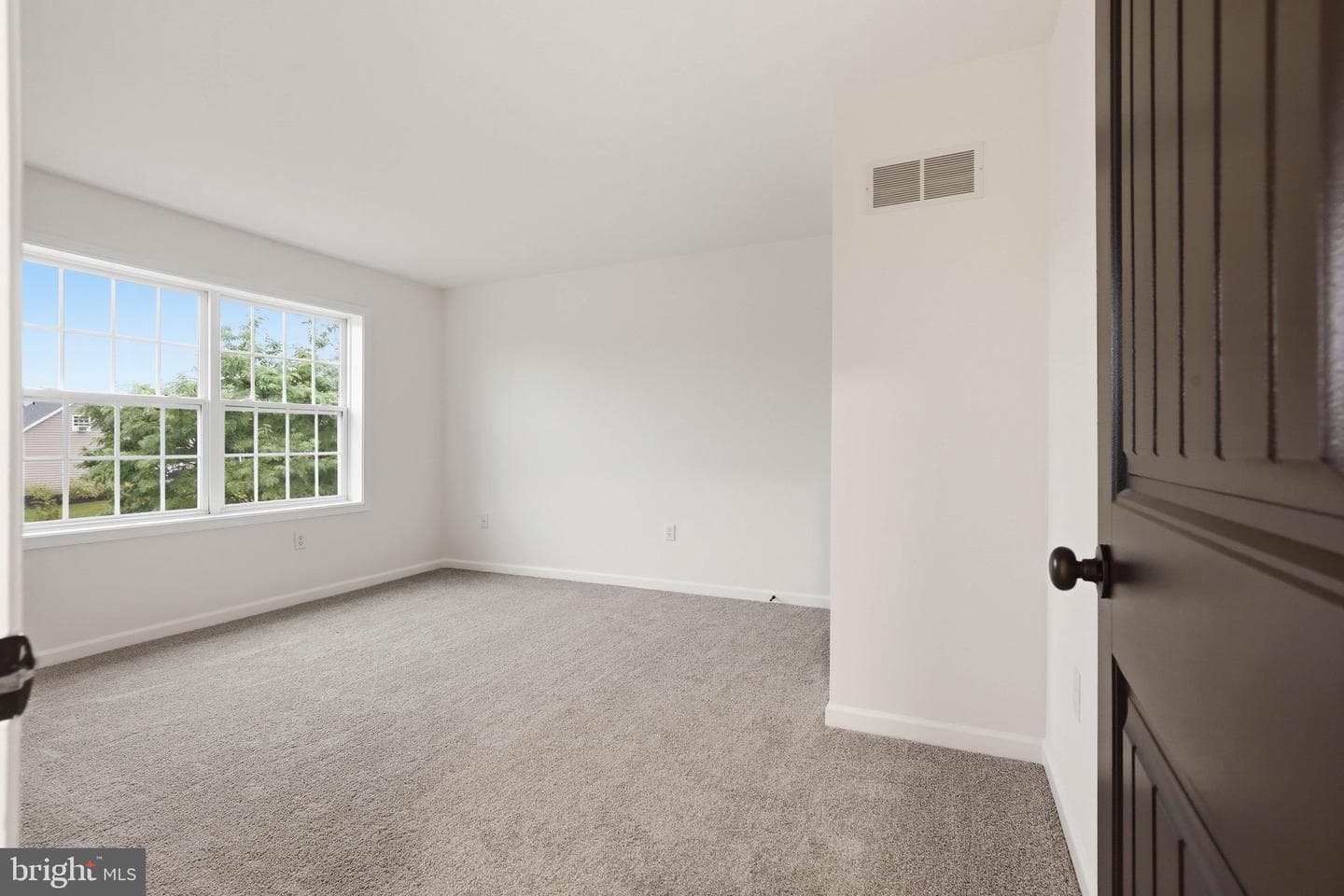 125 Woodmeadow Drive photo 29