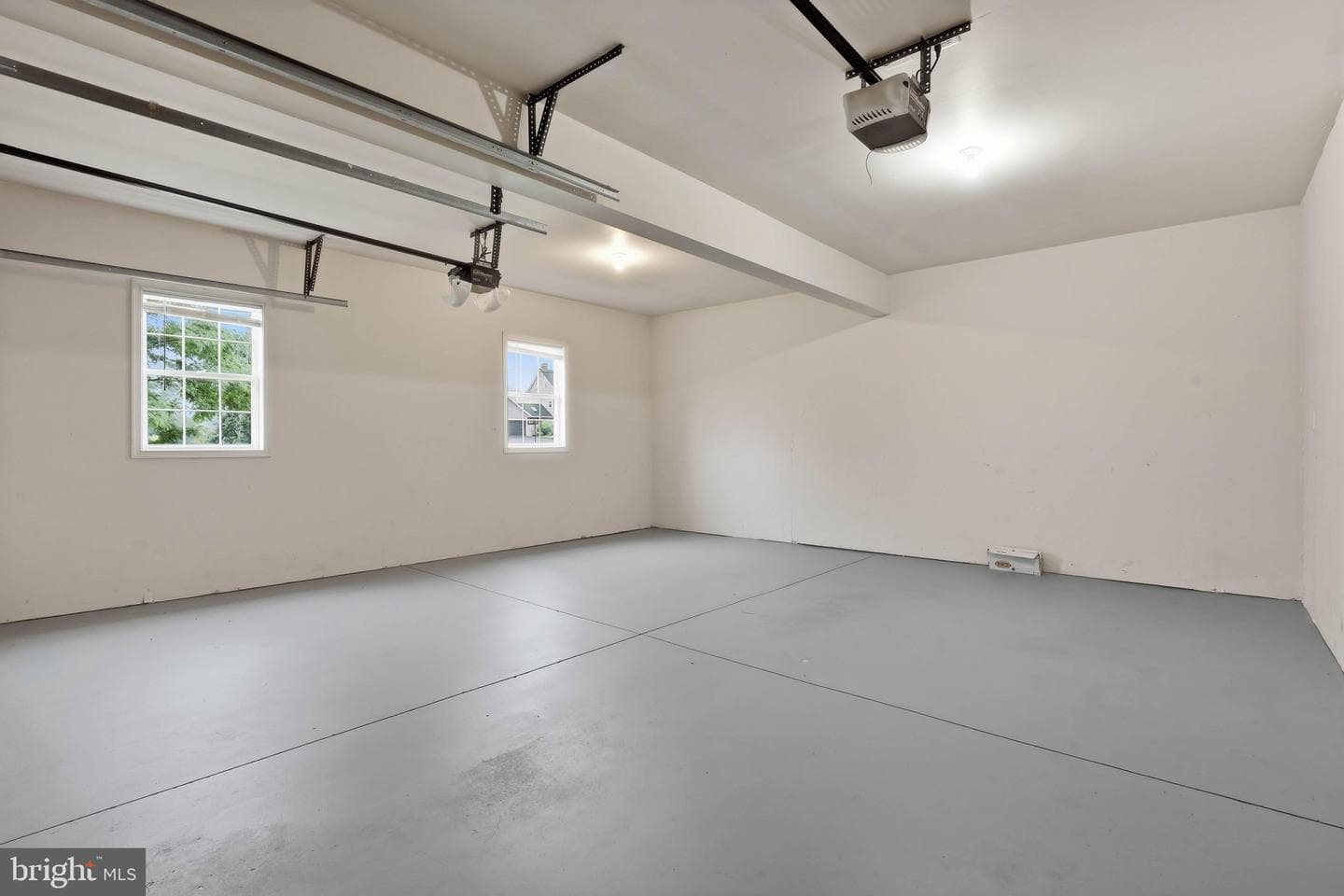 125 Woodmeadow Drive photo 34