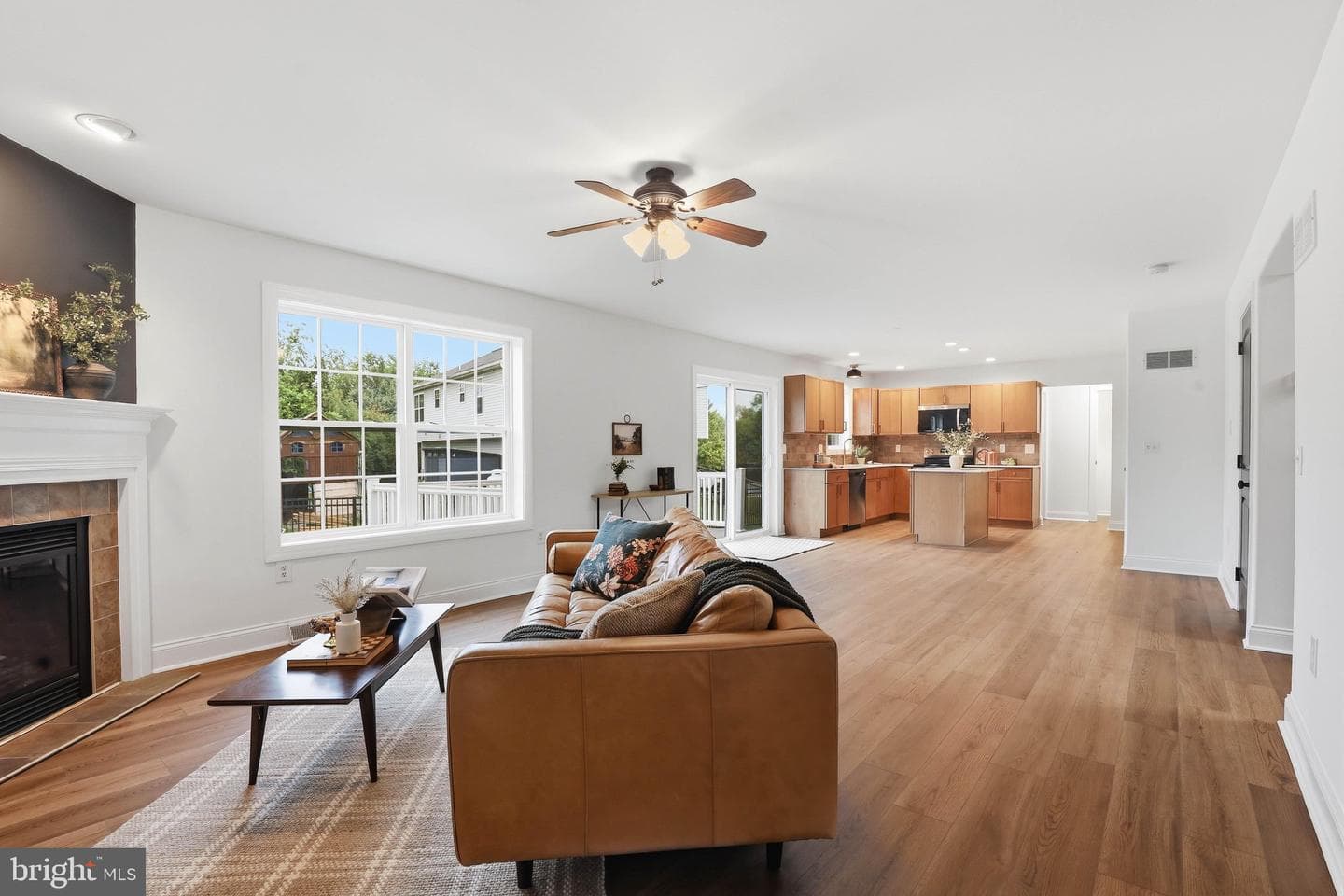 125 Woodmeadow Drive photo 9