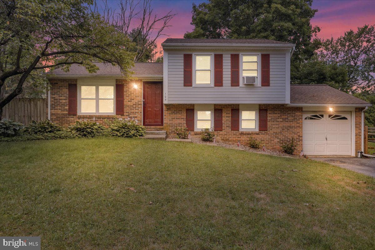 105 Autumn Drive photo 2