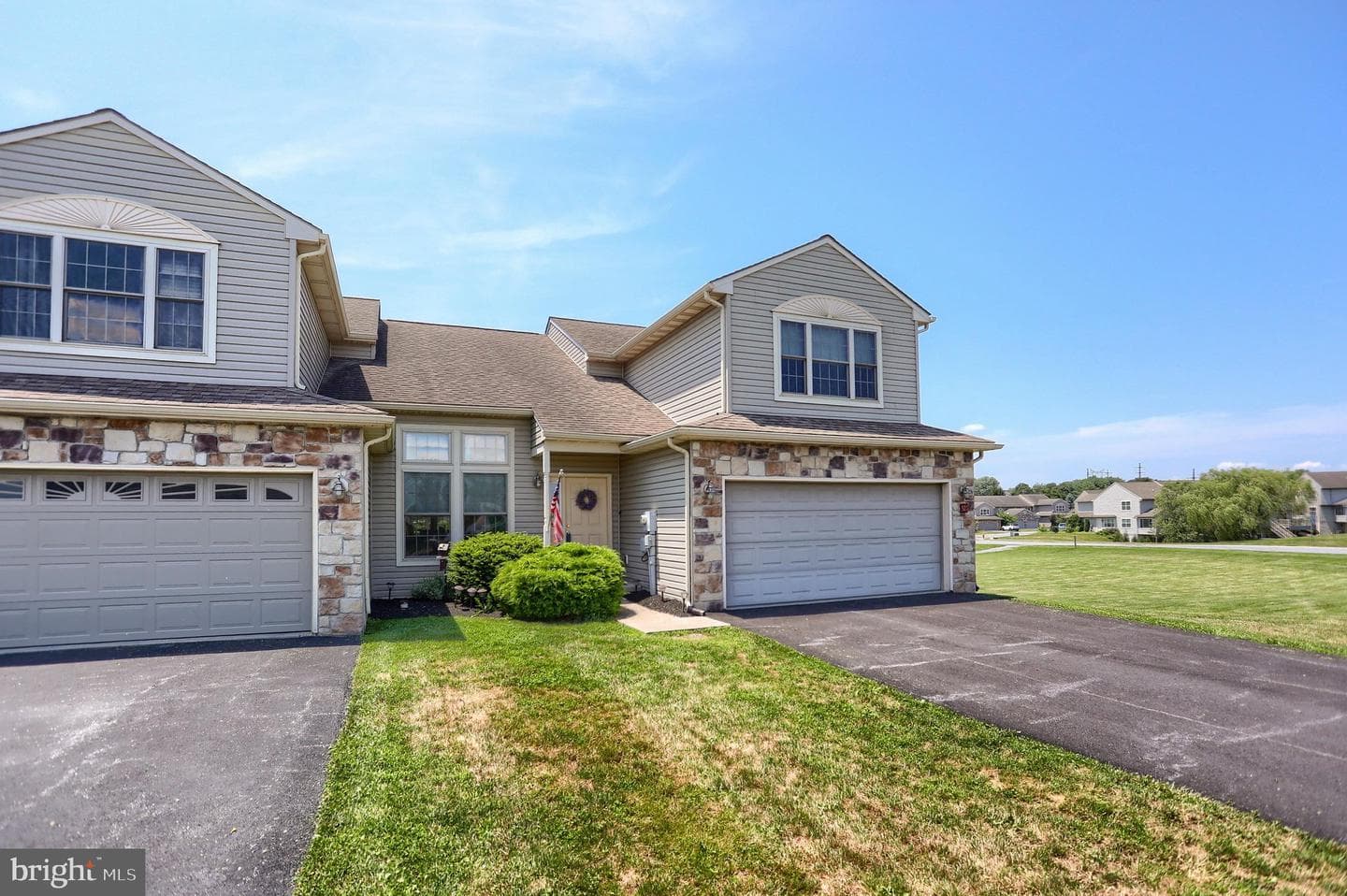 320 Ashley Drive photo 1