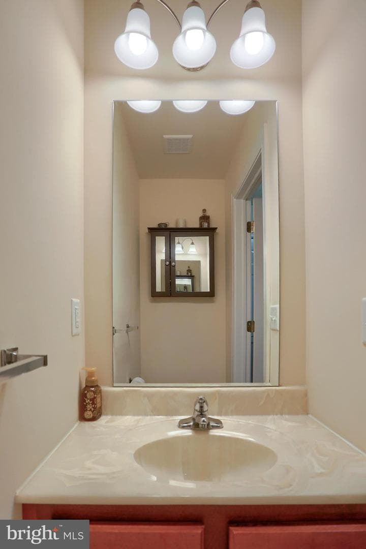 320 Ashley Drive photo 16