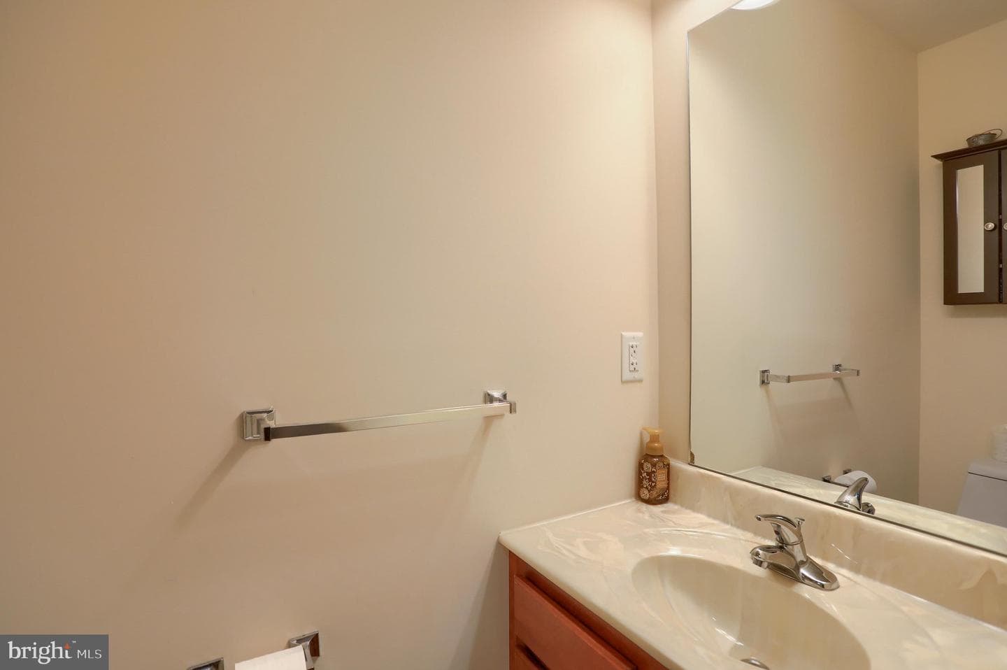 320 Ashley Drive photo 17