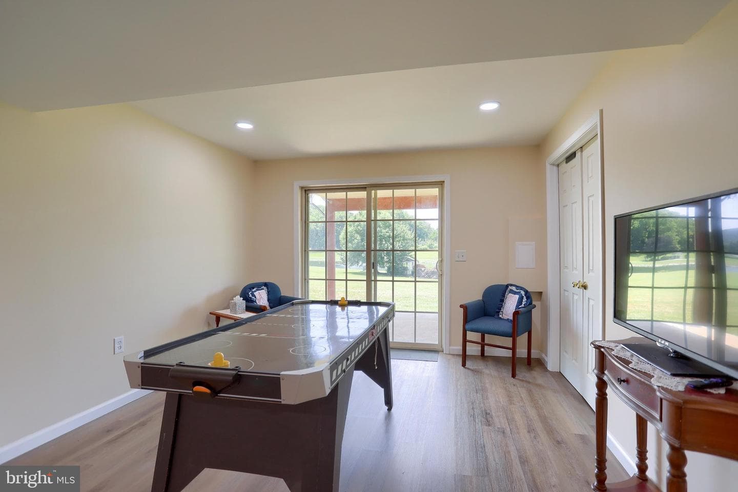 320 Ashley Drive photo 40