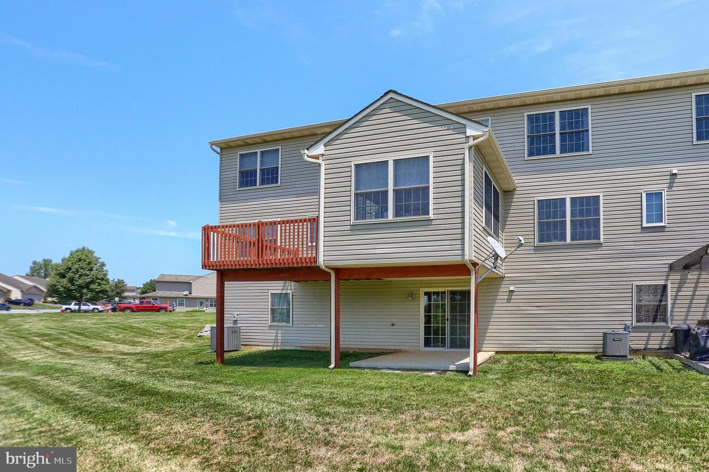 320 Ashley Drive photo 45