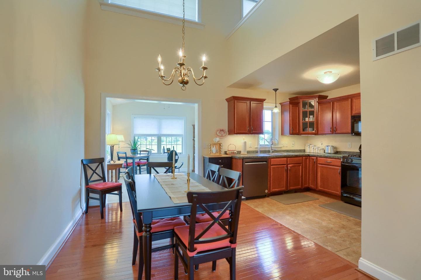 320 Ashley Drive photo 6