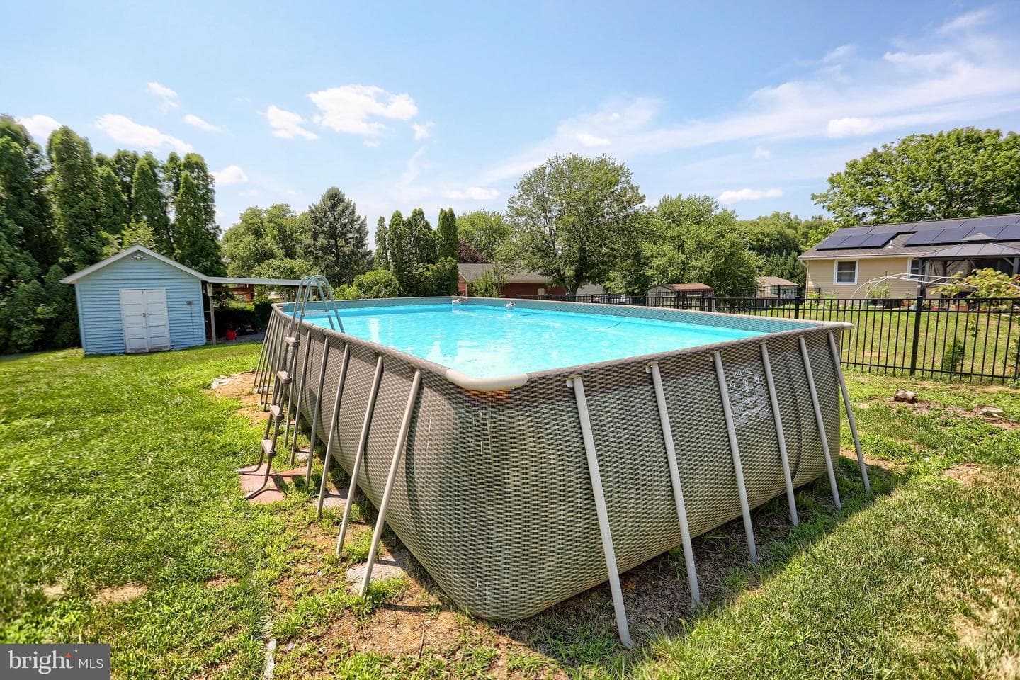 237 Buttonwood Drive photo 3