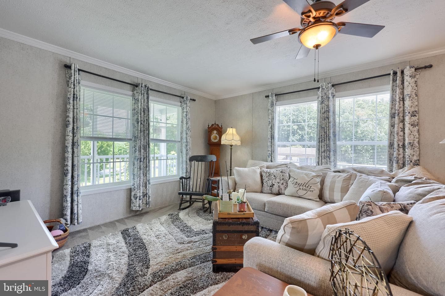 18 Dogwood Drive photo 6