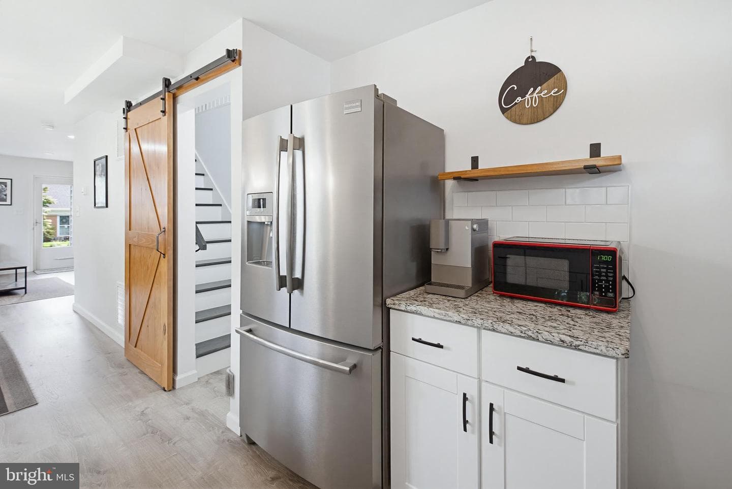 139 Montrose Avenue photo 14