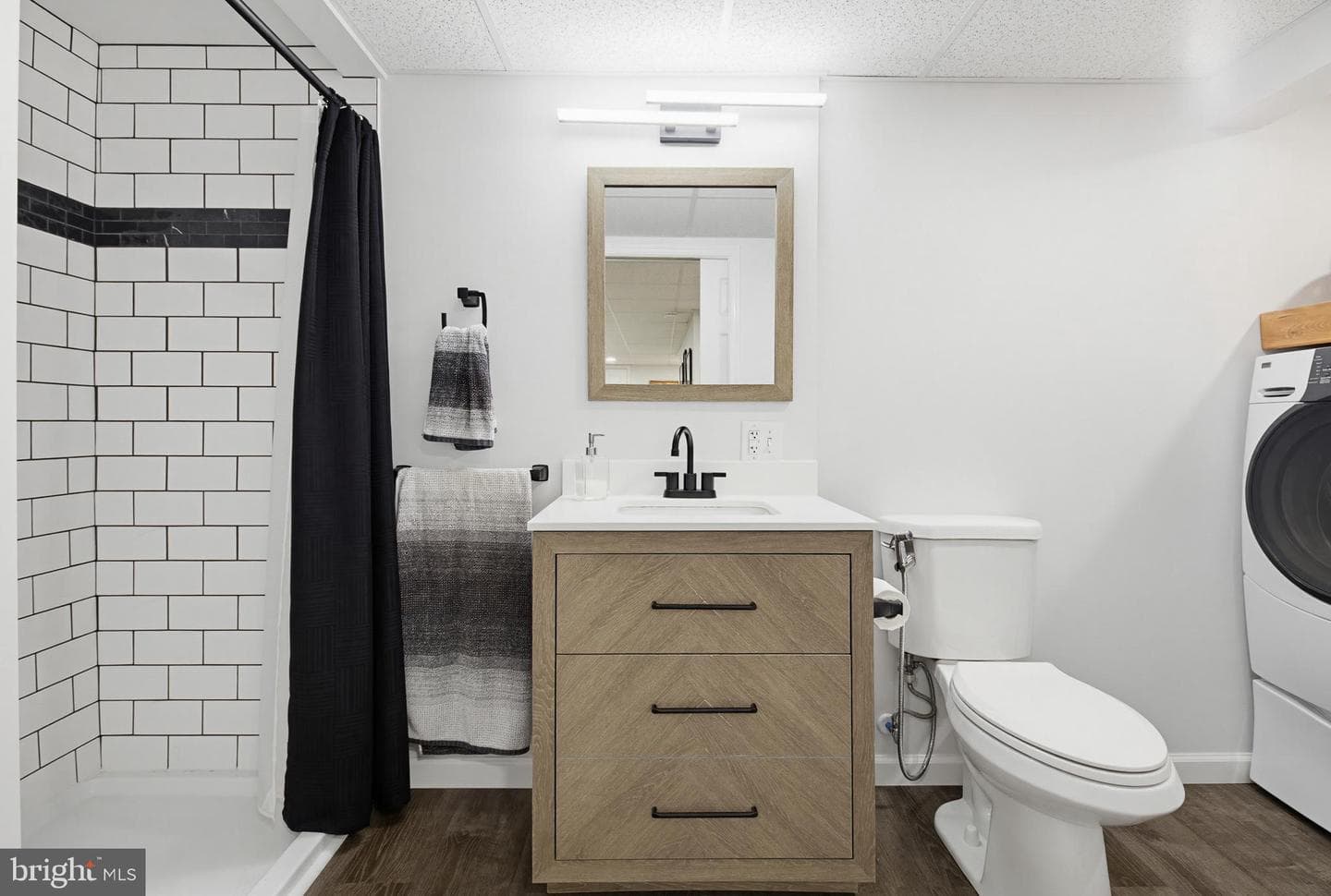 139 Montrose Avenue photo 31