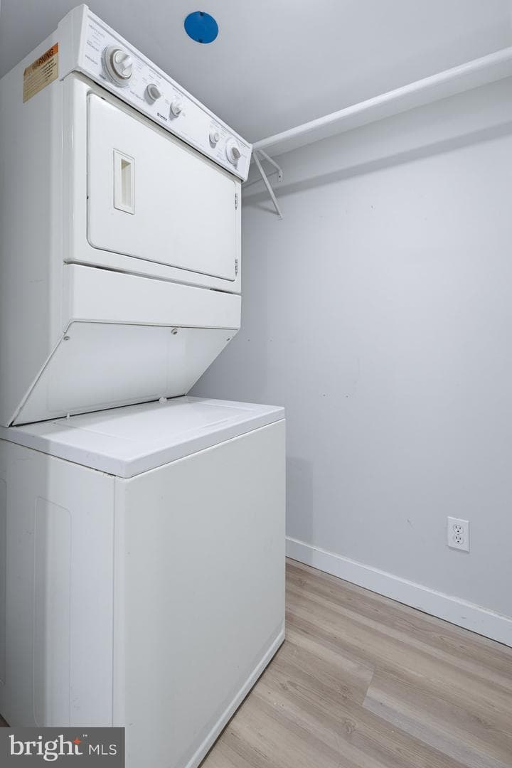 2624 Duke Street photo 11