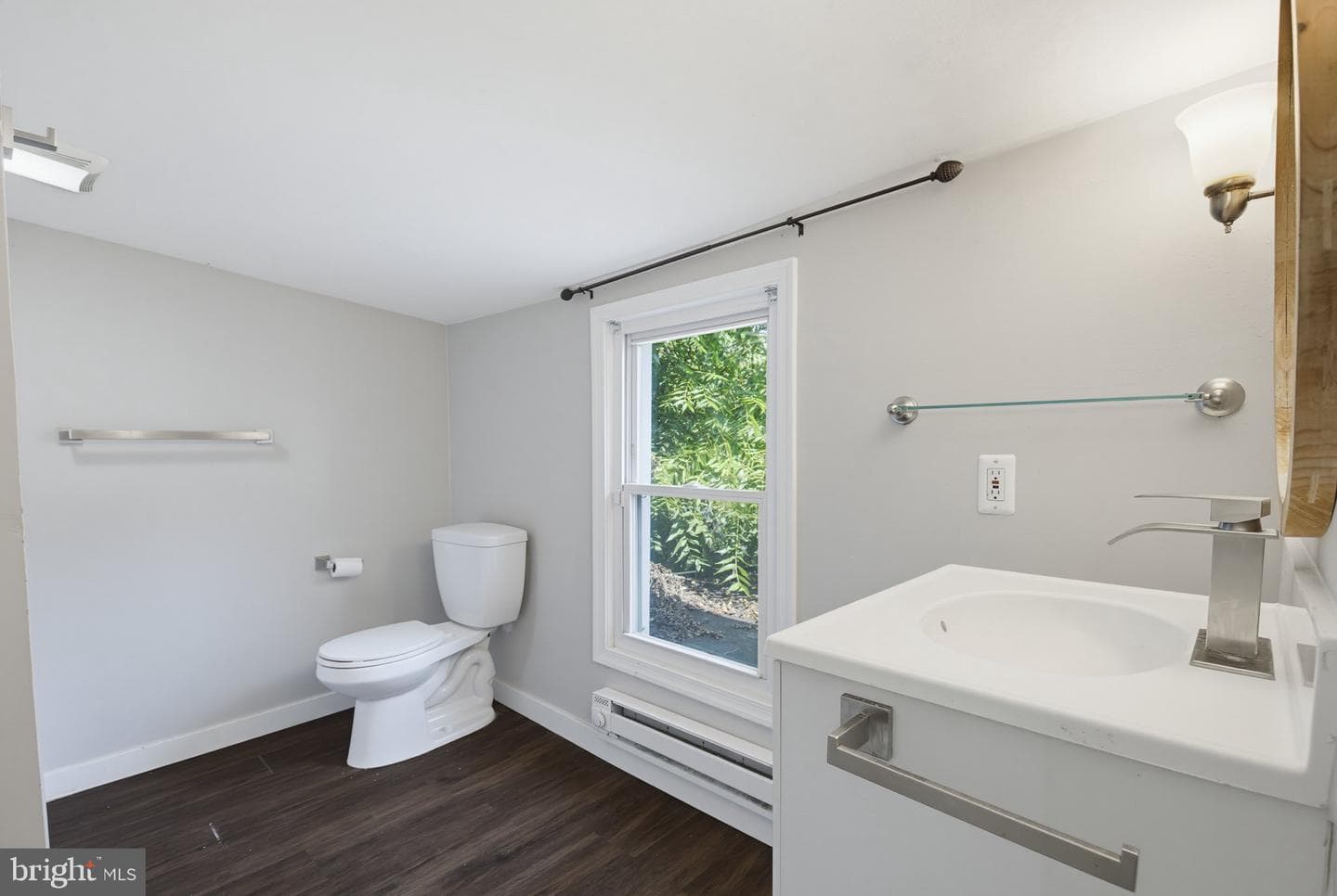 2624 Duke Street photo 21