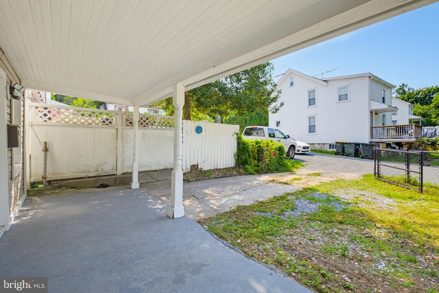 2624 Duke Street photo 27