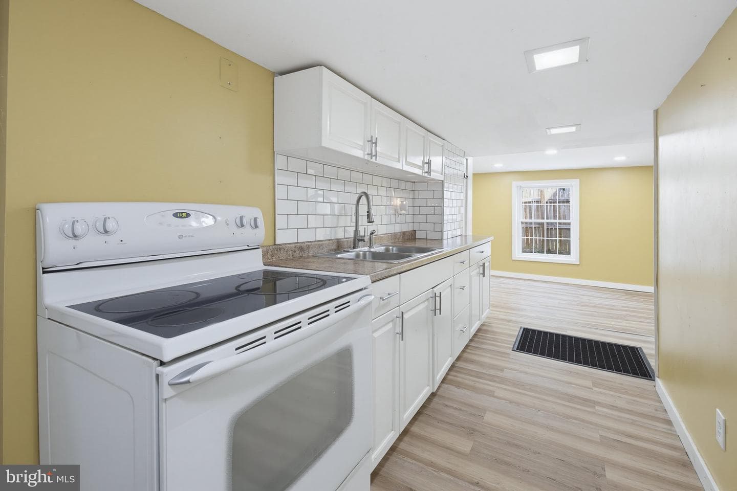 2624 Duke Street photo 6