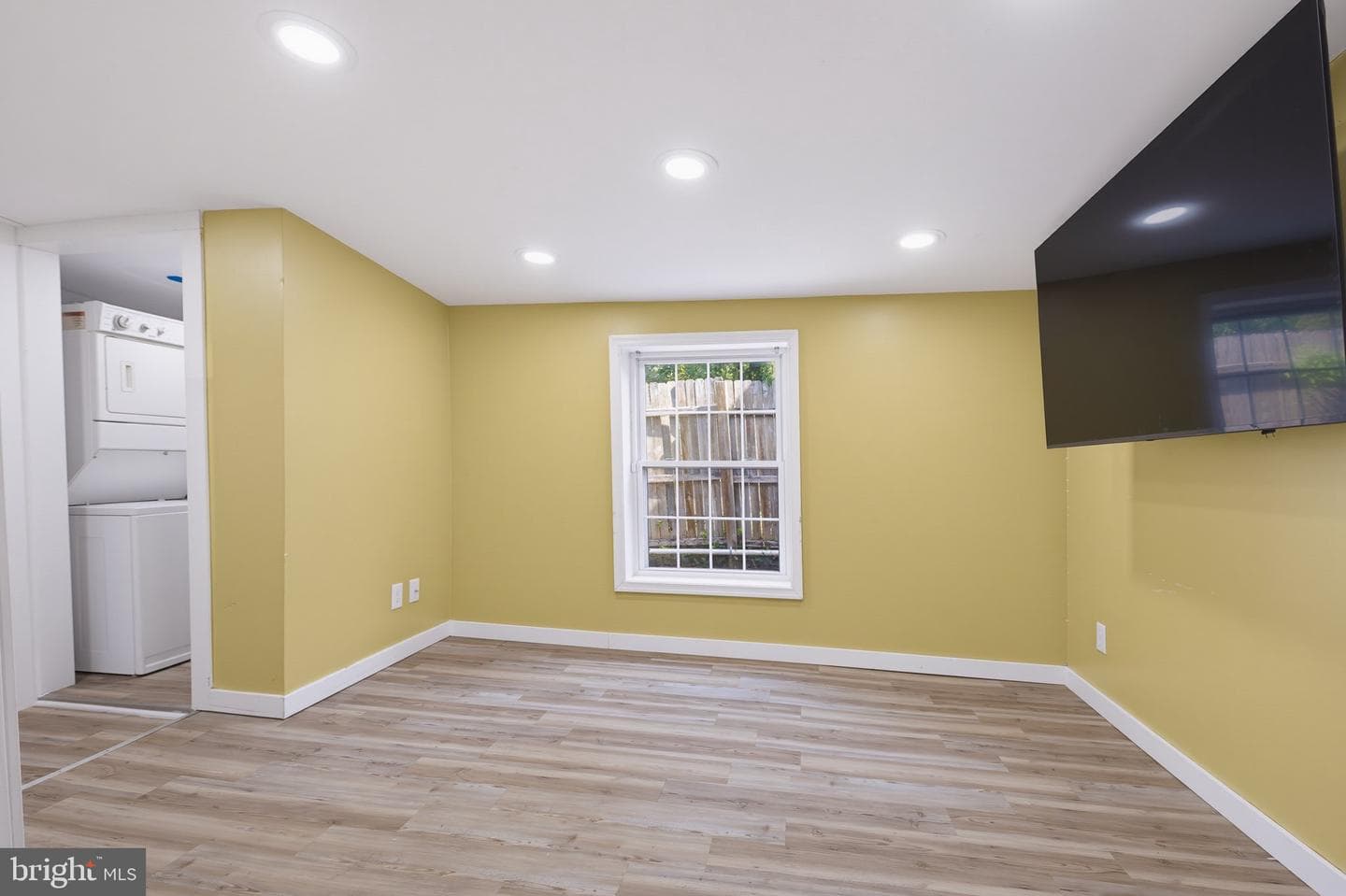 2624 Duke Street photo 9