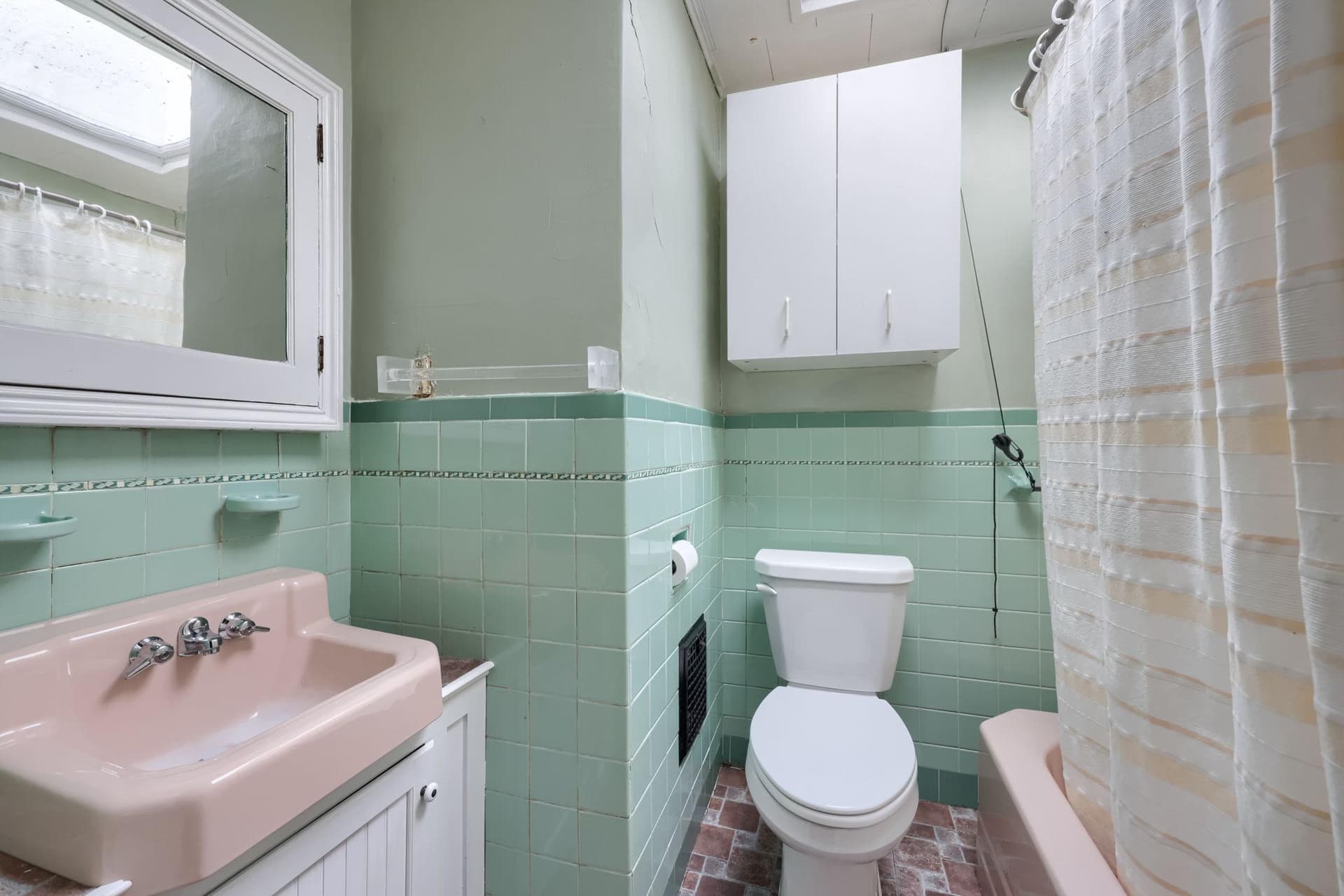 364 E Liberty Street photo 21
