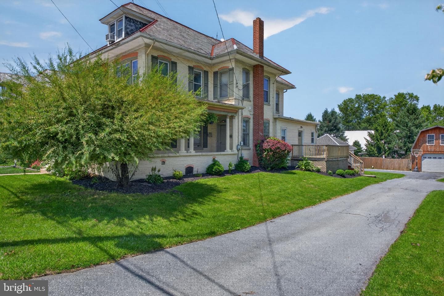 201 W Main Street, Leola
