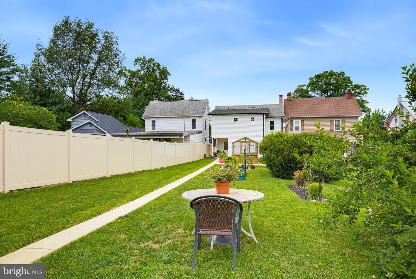 20 Willow Street photo 36