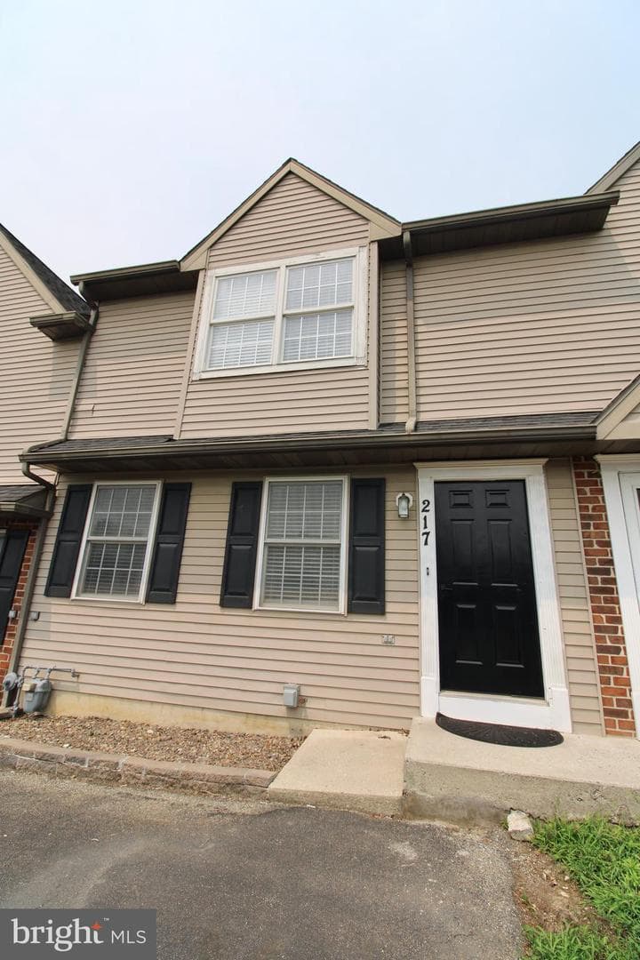 217 Quaking Aspen Lane, Marietta