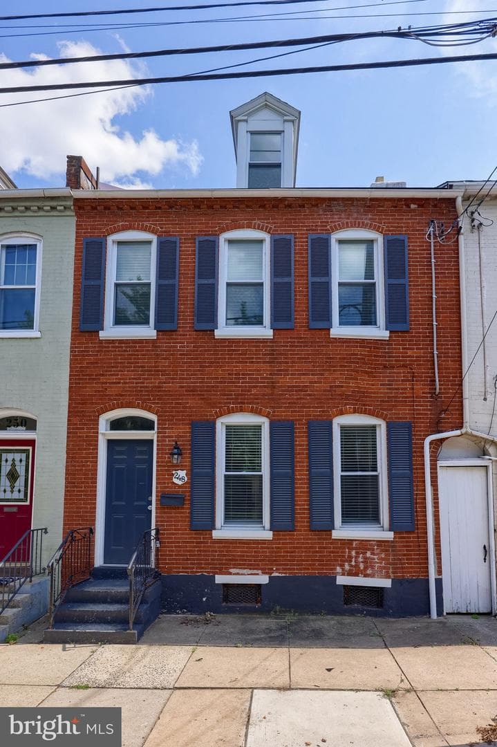248 E Walnut Street, Lancaster