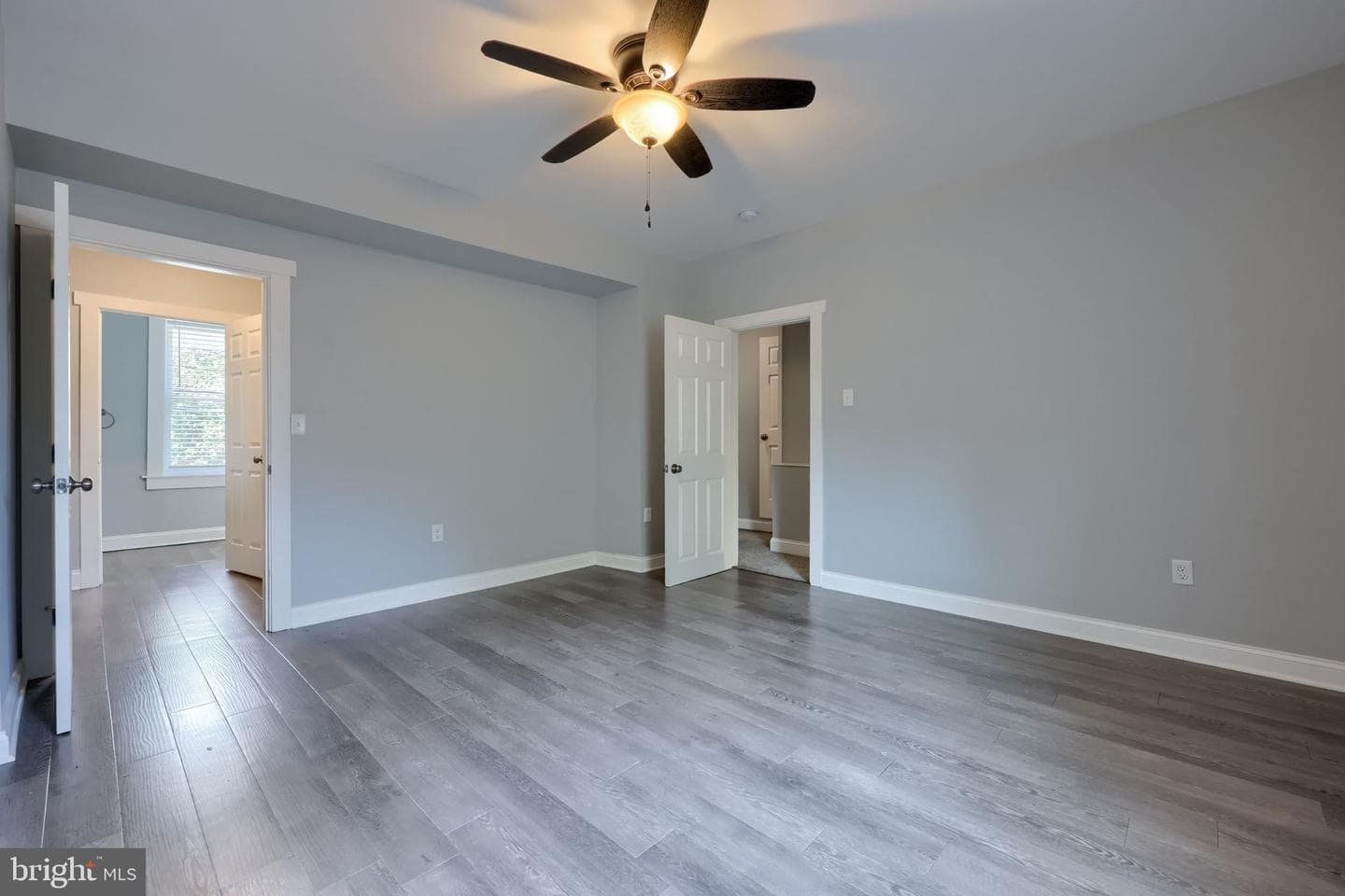 248 E Walnut Street photo 20
