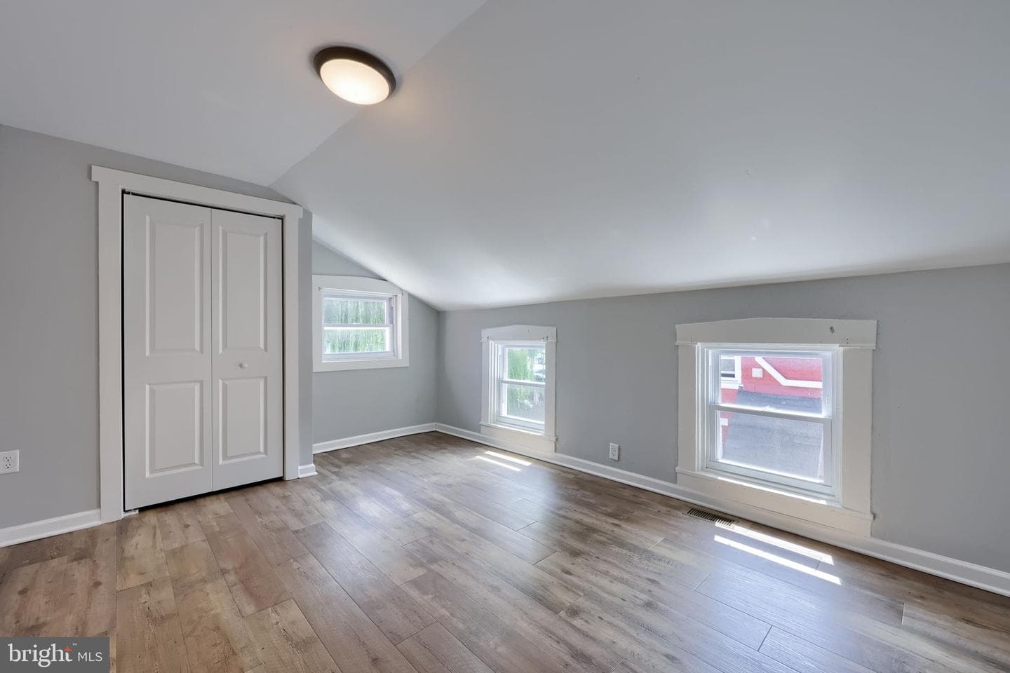 248 E Walnut Street photo 26