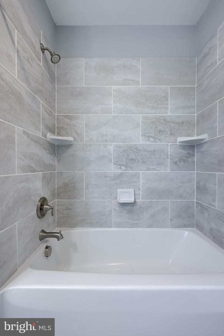 248 E Walnut Street photo 30