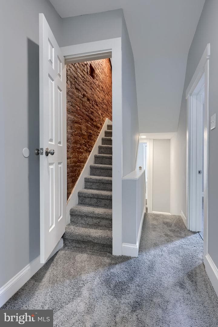 248 E Walnut Street photo 31