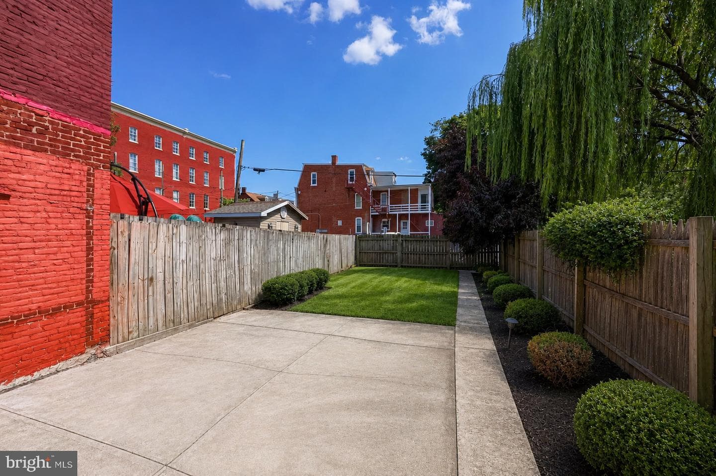 248 E Walnut Street photo 35