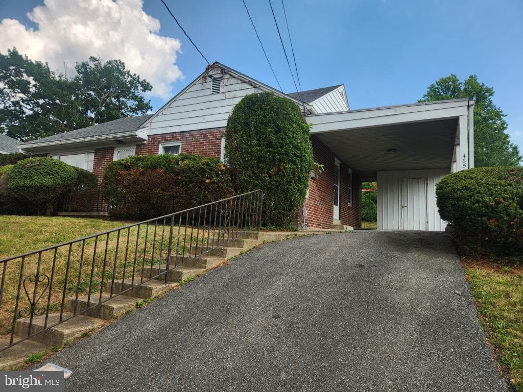 465 Lincoln Avenue photo 3