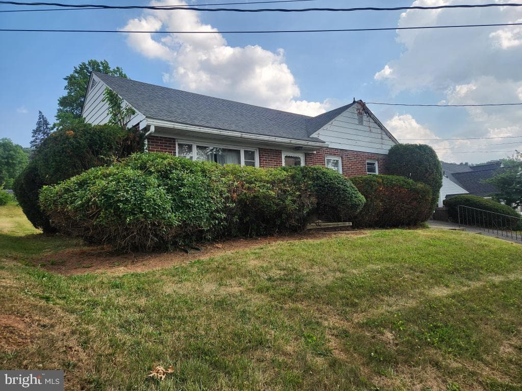 465 Lincoln Avenue photo 6