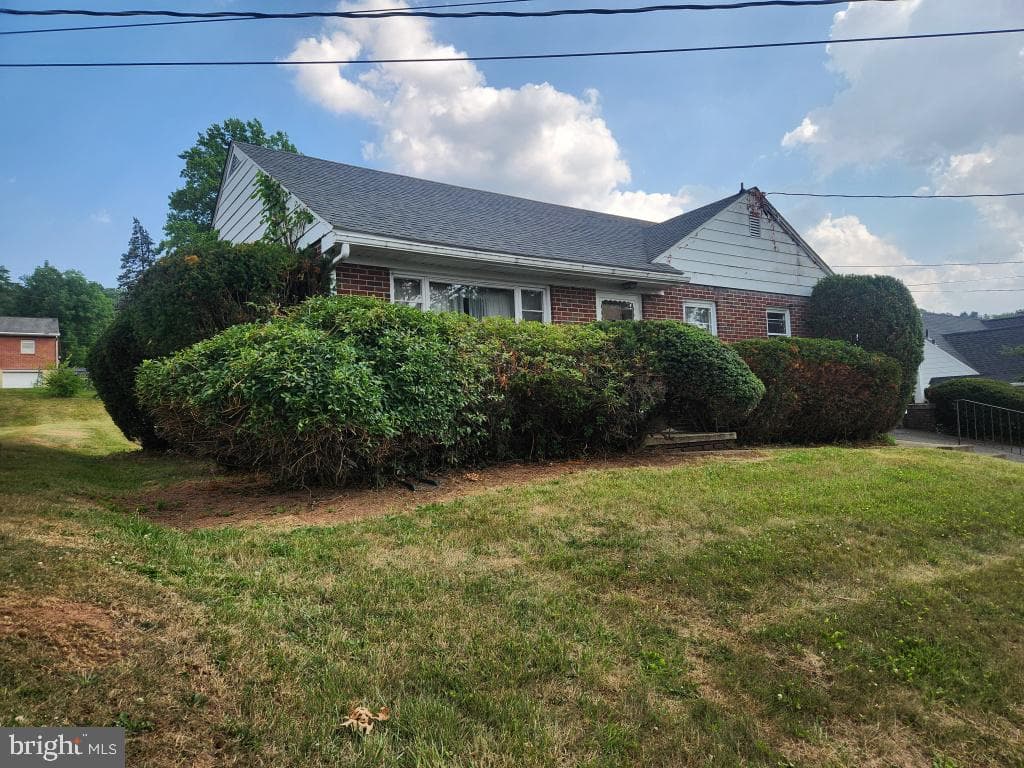 465 Lincoln Avenue photo 7