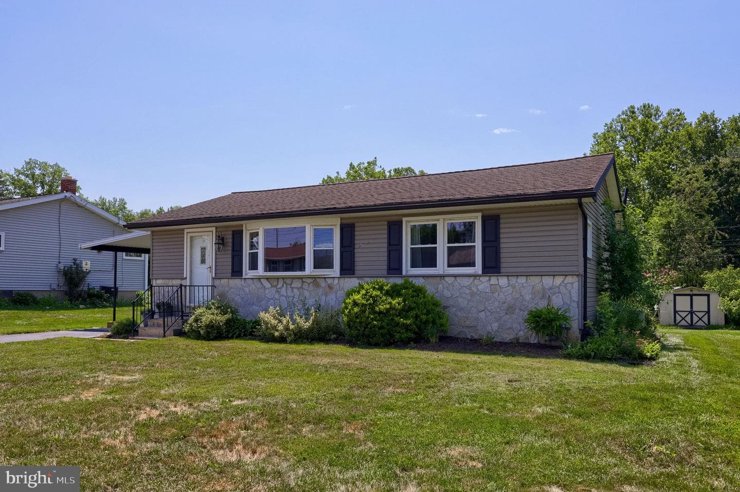 2742 Chapel Road photo 3