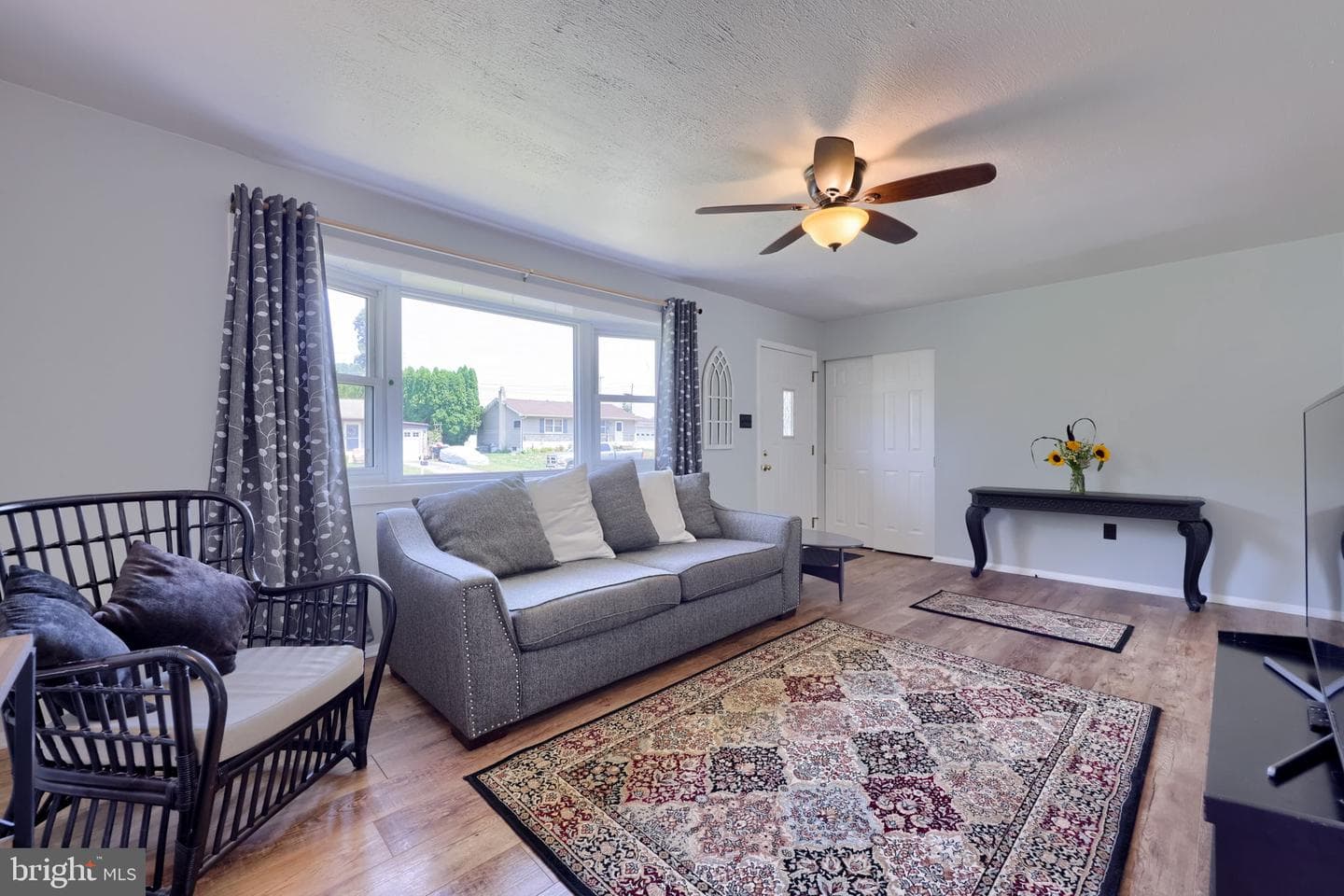 2742 Chapel Road photo 4