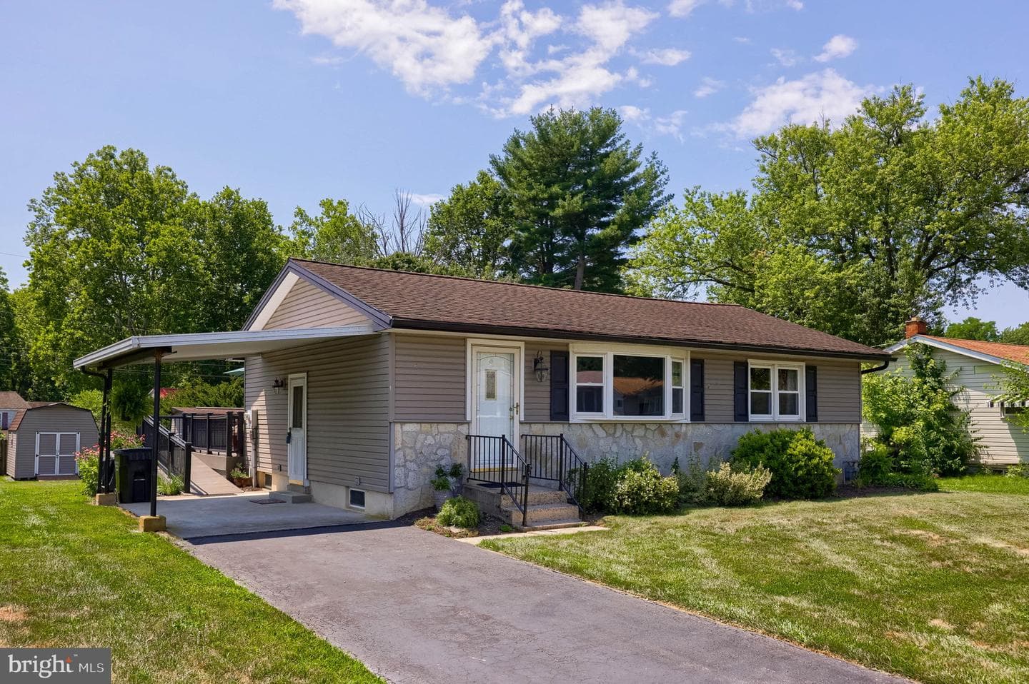 2742 Chapel Road photo 5