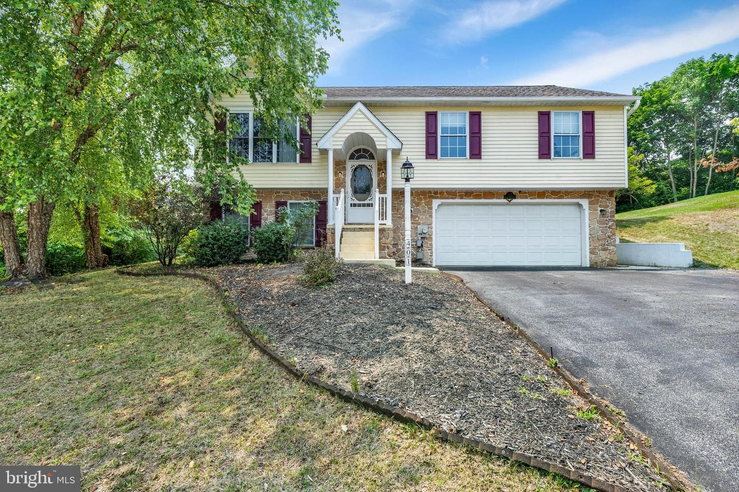 401 Rabbit Hill Lane, Lancaster