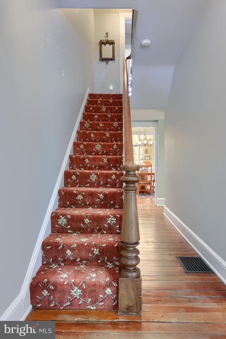 233 N Mary Street photo 14