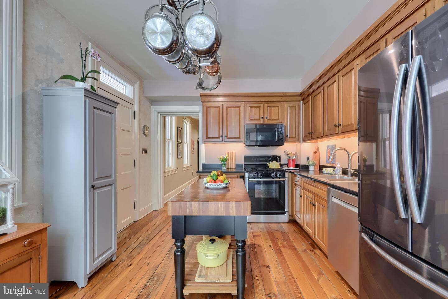 233 N Mary Street photo 19