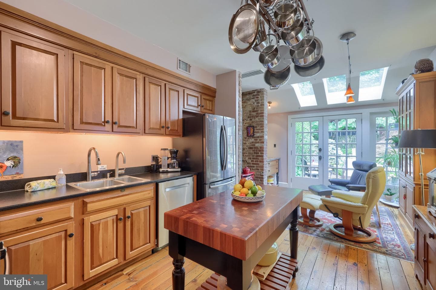 233 N Mary Street photo 20