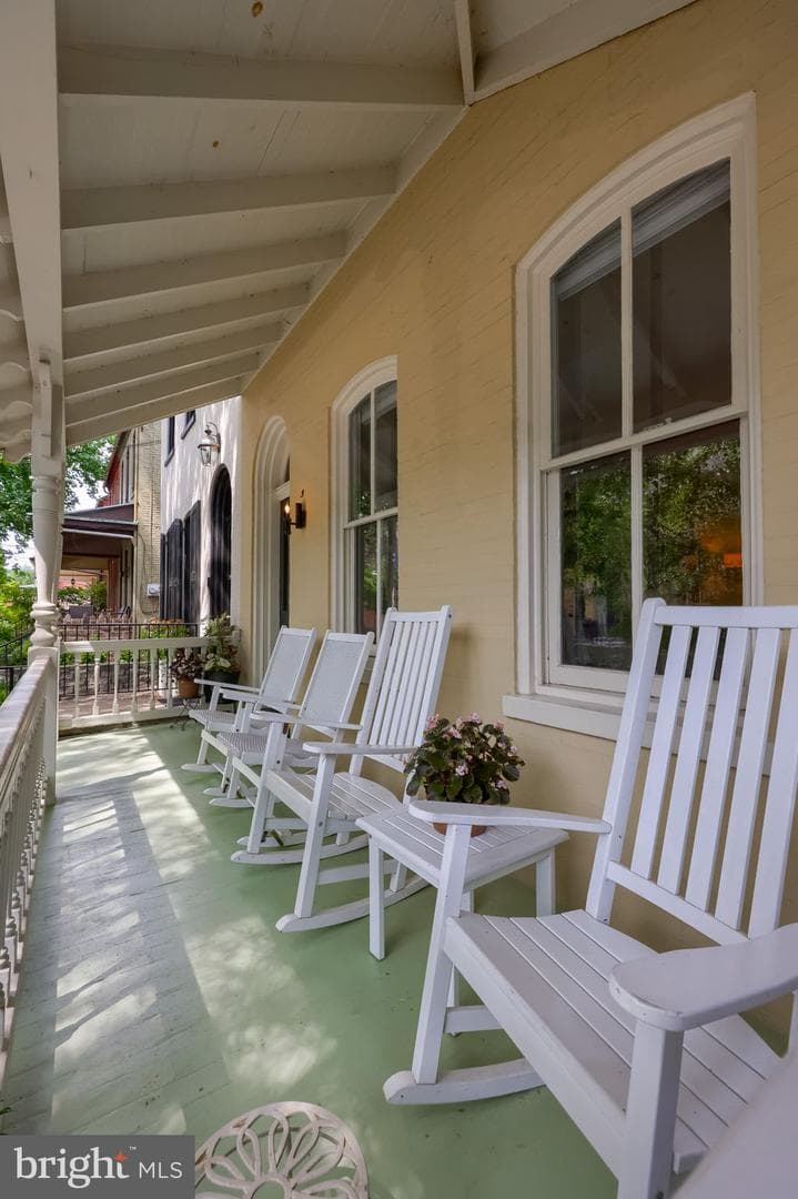 233 N Mary Street photo 4