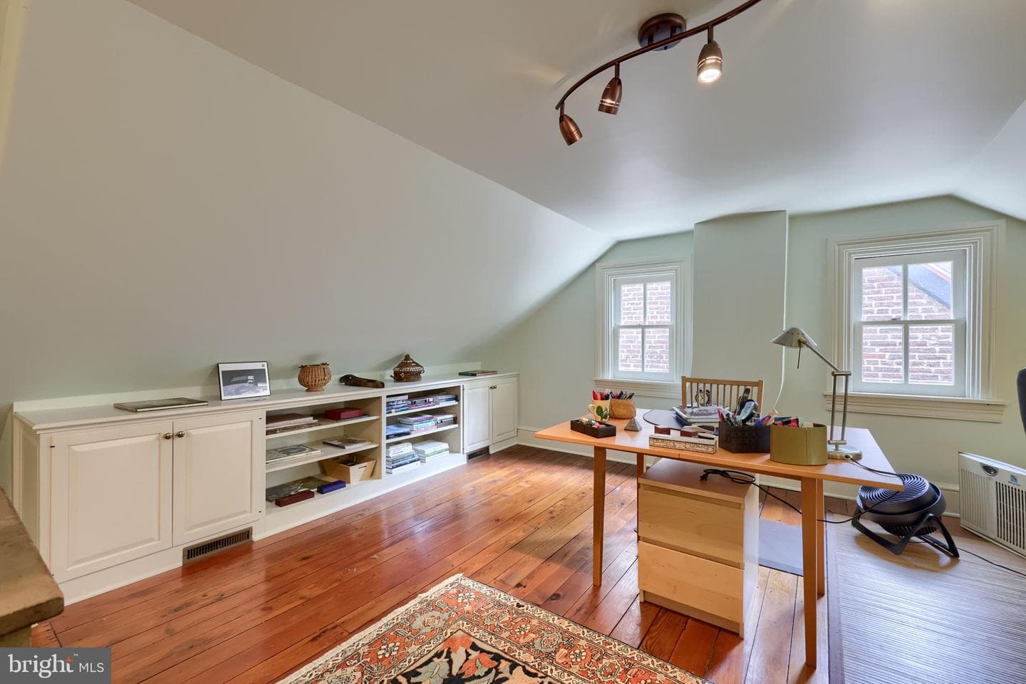 233 N Mary Street photo 47