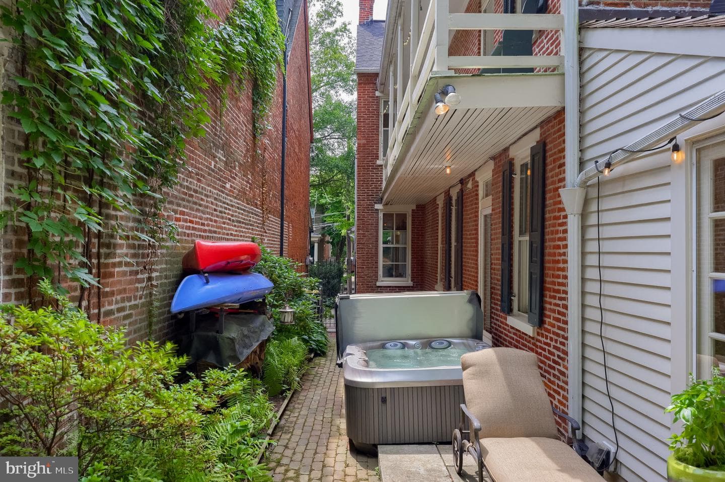 233 N Mary Street photo 57